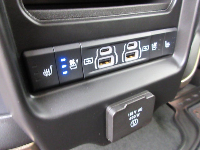 2023 RAM 1500 Longhorn Crew Cab SWB 4WD