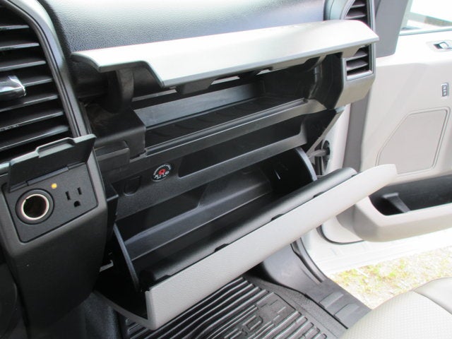 2019 Ford F-550 CREW, LANDSCAPE DUMP, 4X4 XL