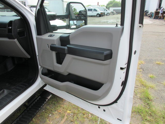 2019 Ford F-550 CREW, LANDSCAPE DUMP, 4X4 XL