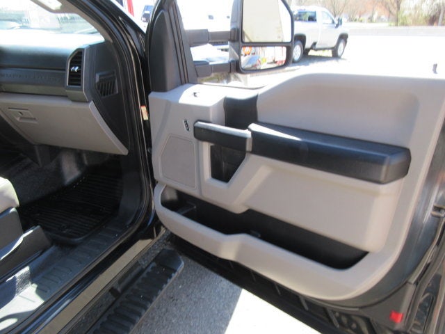 2019 Ford Super Duty F-550 DUMP TRUCK XL