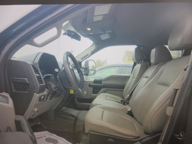 2019 Ford Super Duty F-550 DUMP TRUCK LARIAT