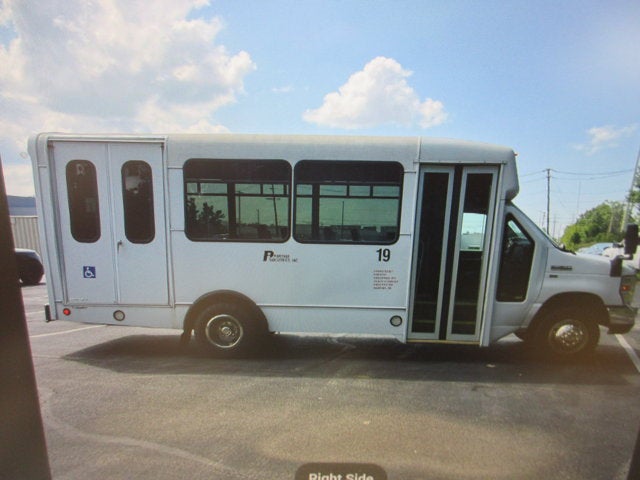 2019 Ford E-350, 9 PASSENGER HANDICAP BUS E-350 SRW 138" WB