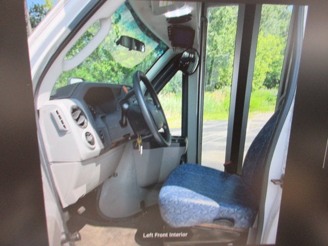 2019 Ford E-350, 9 PASSENGER HANDICAP BUS E-350 SRW 138" WB
