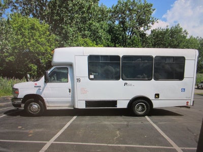 2019 Ford E-350, 9 PASSENGER HANDICAP BUS E-350 SRW 138" WB