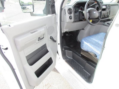 2019 Ford E-350, 9 PASSENGER HANDICAP BUS E-350 SRW 138" WB