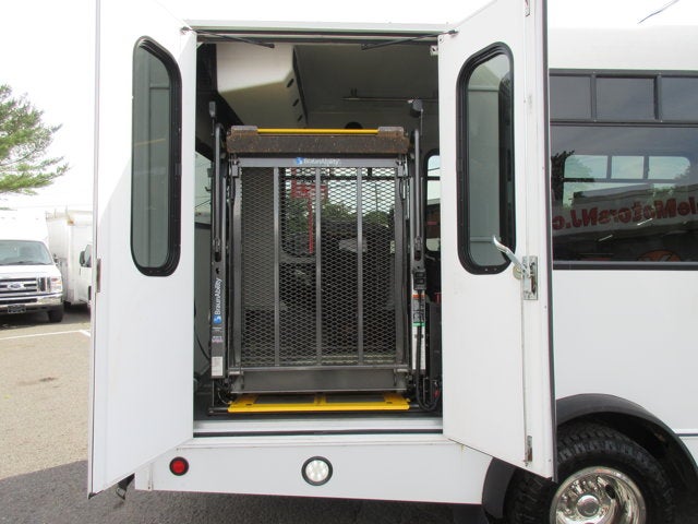 2019 Ford E-350, 9 PASSENGER HANDICAP BUS E-350 SRW 138" WB