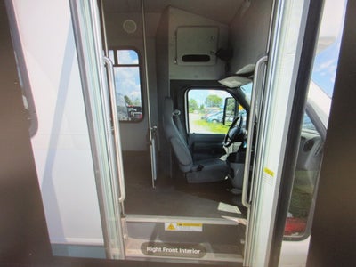 2015 Ford E350, 10 PASS, HANDICAP BUS E-350 Super Duty 138" DRW
