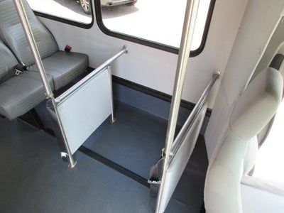 2015 Ford E350, 10 PASS, HANDICAP BUS E-350 Super Duty 138" DRW
