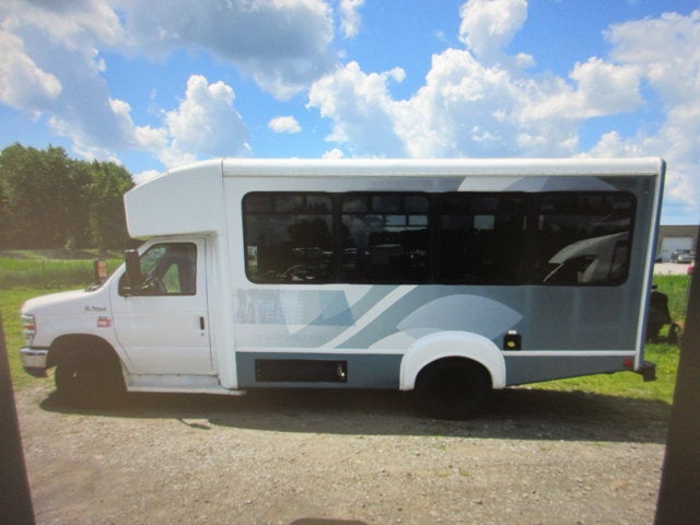 2015 Ford E350, 10 PASS, HANDICAP BUS E-350 Super Duty 138" DRW