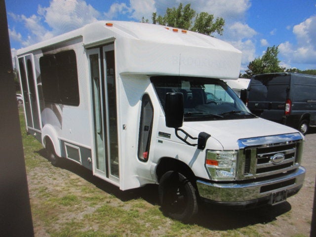 2015 Ford E350, 10 PASS, HANDICAP BUS E-350 Super Duty 138" DRW