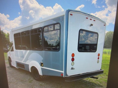2015 Ford E350, 10 PASS, HANDICAP BUS E-350 Super Duty 138" DRW