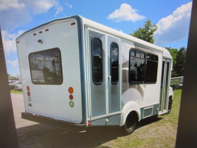 2015 Ford E350, 10 PASS, HANDICAP BUS E-350 Super Duty 138" DRW