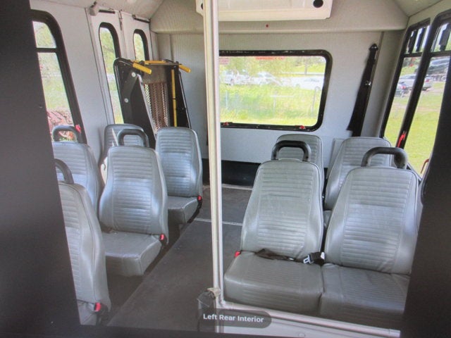 2015 Ford E350, 10 PASS, HANDICAP BUS E-350 Super Duty 138" DRW