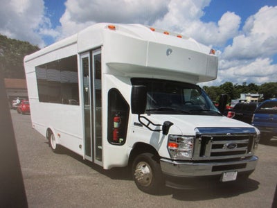 2022 Ford E-350, 14 PASSENGER SHUTTLE BUS E-350 SRW 138" WB
