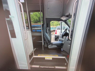 2022 Ford E-350, 14 PASSENGER SHUTTLE BUS E-350 SRW 138" WB