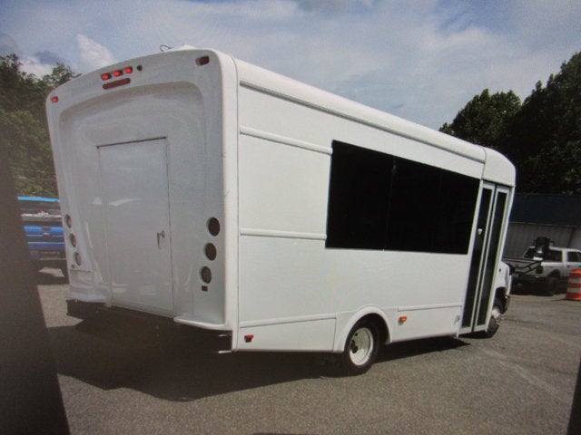 2022 Ford E-350, 14 PASSENGER SHUTTLE BUS E-350 SRW 138" WB