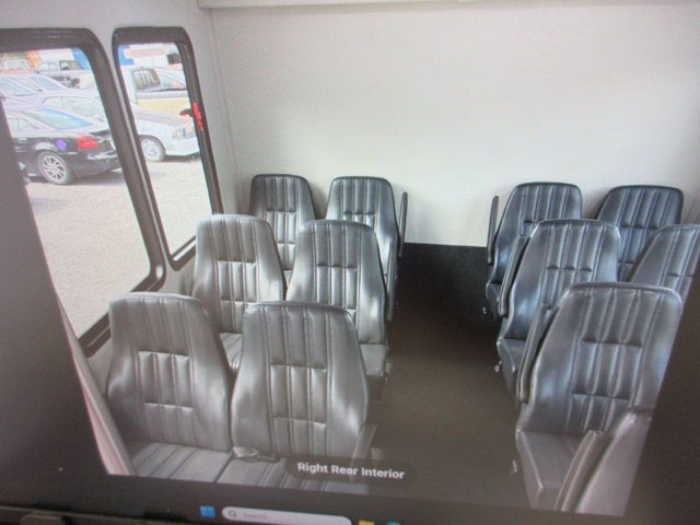 2022 Ford E-350, 14 PASSENGER SHUTTLE BUS E-350 SRW 138" WB
