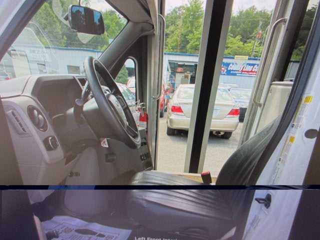 2022 Ford E-350, 14 PASSENGER SHUTTLE BUS E-350 SRW 138" WB