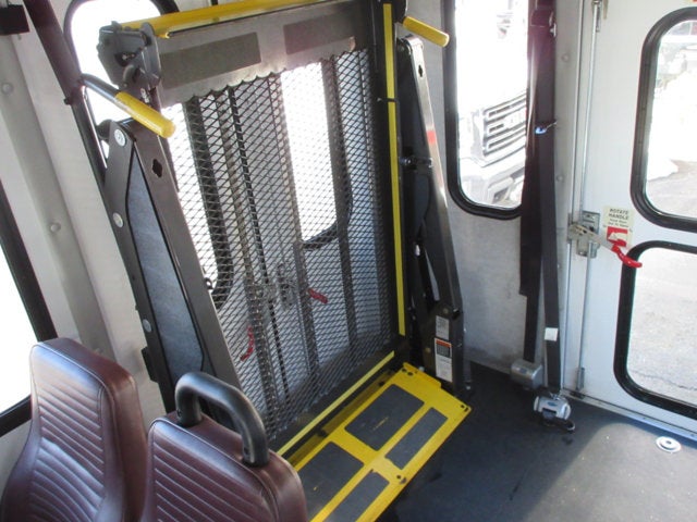 2017 Ford E-Series Cutaway E350, 12 PASSENGER BUS, HANDICAPPED BUS