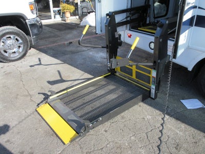 2017 Ford E-Series Cutaway E350, 12 PASSENGER BUS, HANDICAPPED BUS