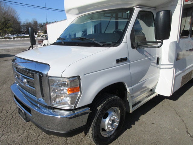 2017 Ford E-Series Cutaway E350, 12 PASSENGER BUS, HANDICAPPED BUS
