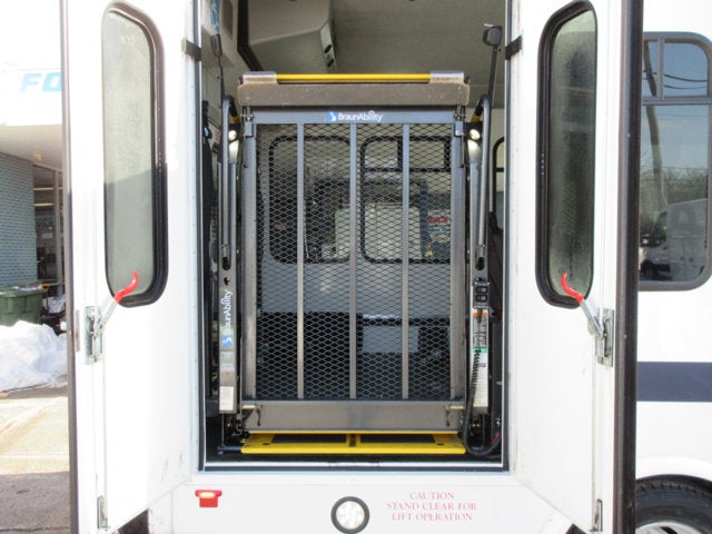 2017 Ford E-Series Cutaway E350, 12 PASSENGER BUS, HANDICAPPED BUS