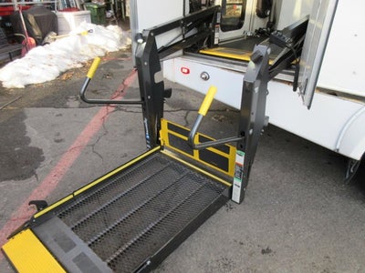 2017 Ford E-Series Cutaway 12 PASSENGER, HANDICAPPED BUS