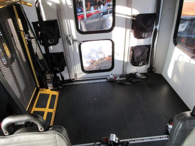 2017 Ford E-Series Cutaway 12 PASSENGER, HANDICAPPED BUS