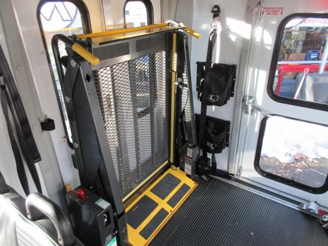 2017 Ford E-Series Cutaway 12 PASSENGER, HANDICAPPED BUS