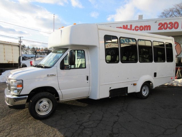 2017 Ford E-Series Cutaway 12 PASSENGER, HANDICAPPED BUS