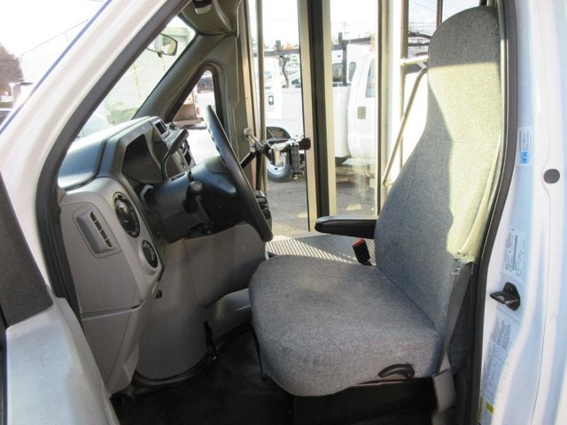 2017 Ford E-Series Cutaway 12 PASSENGER, HANDICAPPED BUS