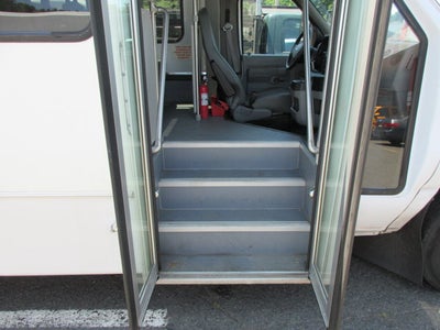 2019 Ford E-350, 12 PASS, HANDICAP BUS E-350 SRW 138" WB