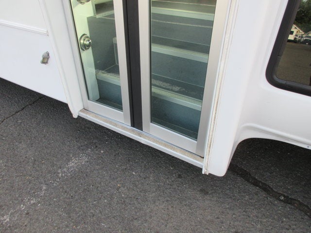 2019 Ford E-350, 12 PASS, HANDICAP BUS E-350 SRW 138" WB