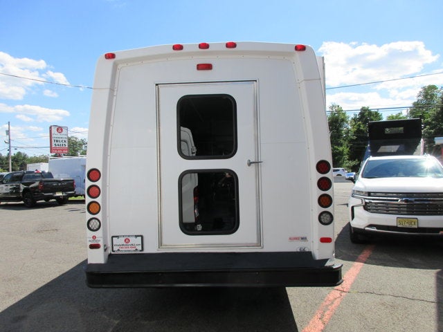 2017 Ford E-350, 12 PASSENGER HANDICAP BUS E-350 DRW 138" WB