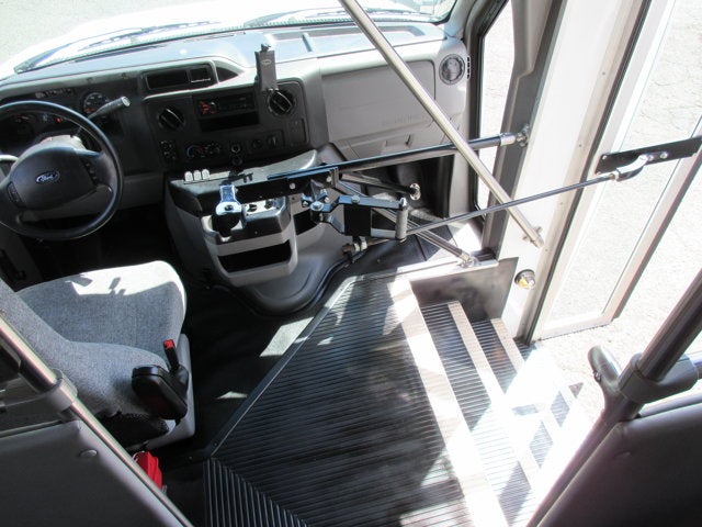 2017 Ford E-350, 12 PASSENGER HANDICAP BUS E-350 DRW 138" WB