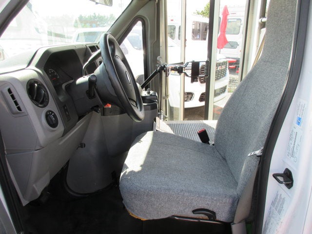 2017 Ford E-350, 12 PASSENGER HANDICAP BUS E-350 DRW 138" WB