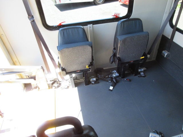 2023 Ford E-450, 14 PASSENGER, HANDICAP BUS E-450 DRW 158" WB