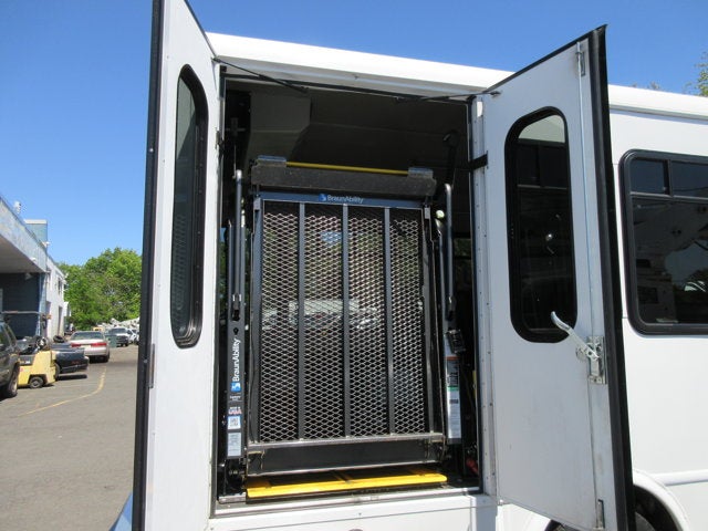 2023 Ford E-450, 14 PASSENGER, HANDICAP BUS E-450 DRW 158" WB