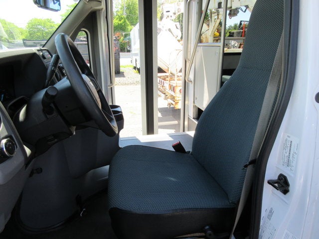 2023 Ford E-450, 14 PASSENGER, HANDICAP BUS E-450 DRW 158" WB