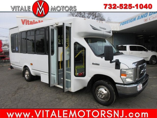 2017 Ford E-Series Cutaway E450 HANDICAPPED BUS, 8 PASSENGER BUS