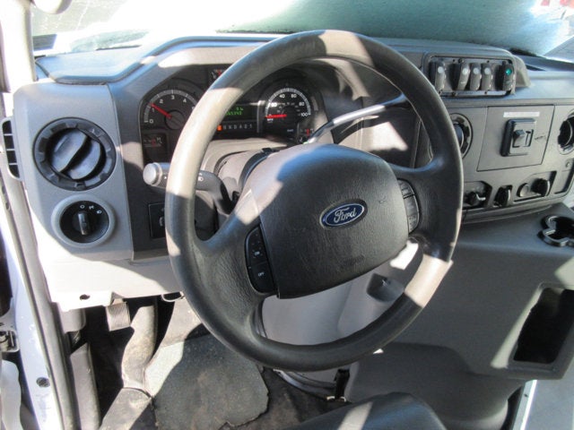 2017 Ford E-Series Cutaway E450 HANDICAPPED BUS, 8 PASSENGER BUS