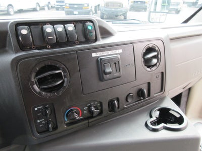 2017 Ford E-Series Cutaway E450 HANDICAPPED BUS, 8 PASSENGER BUS