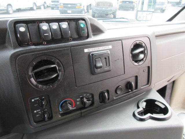 2017 Ford E-Series Cutaway E450 HANDICAPPED BUS, 8 PASSENGER BUS