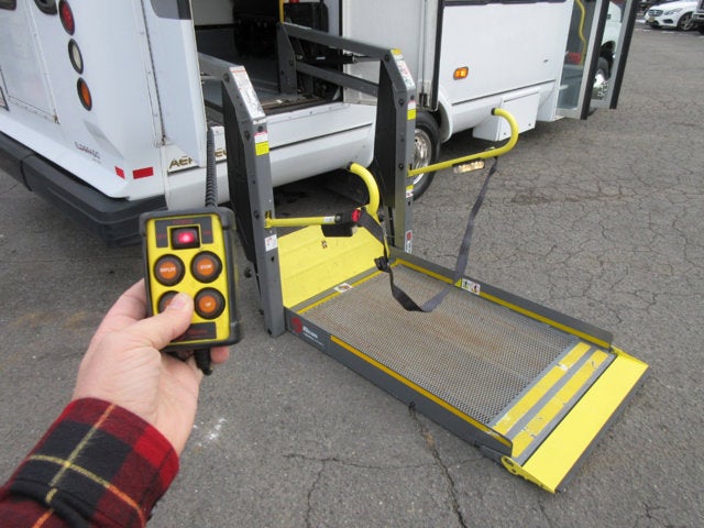 2017 Ford E-Series Cutaway E450 HANDICAPPED BUS, 8 PASSENGER BUS