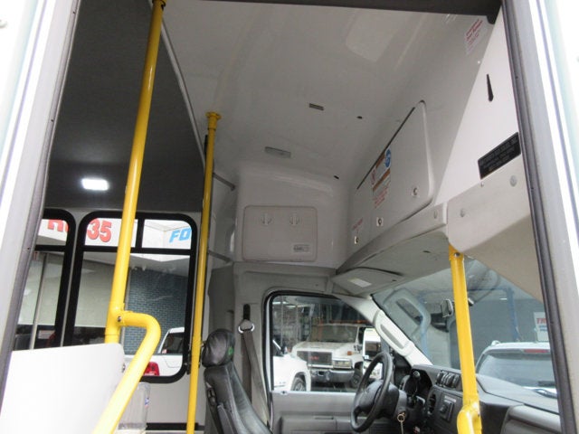 2017 Ford E-Series Cutaway E450 HANDICAPPED BUS, 8 PASSENGER BUS