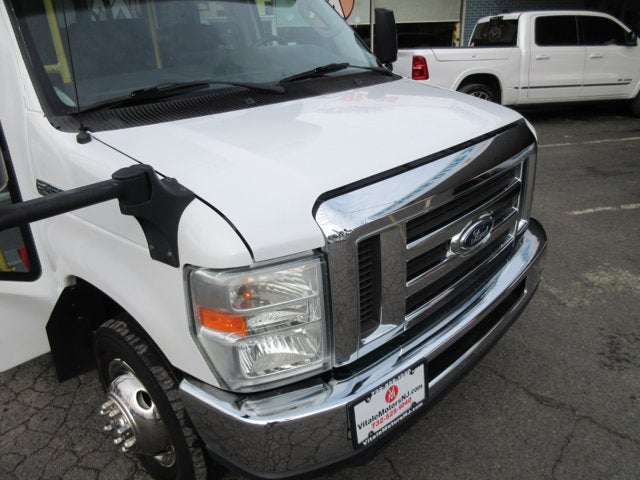 2017 Ford E-Series Cutaway E450 HANDICAPPED BUS, 8 PASSENGER BUS