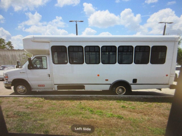 2017 Ford E-Series Cutaway E-450 DRW 176" WB