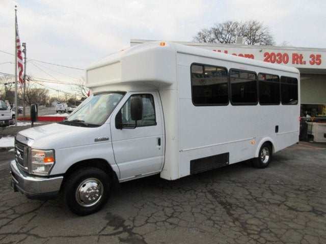2013 Ford Econoline Commercial Cutaway 16 passenger Handicapped Bus