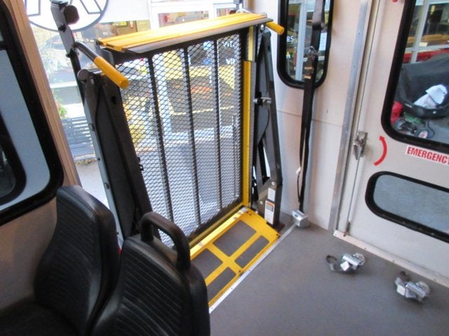 2013 Ford Econoline Commercial Cutaway 16 passenger Handicapped Bus