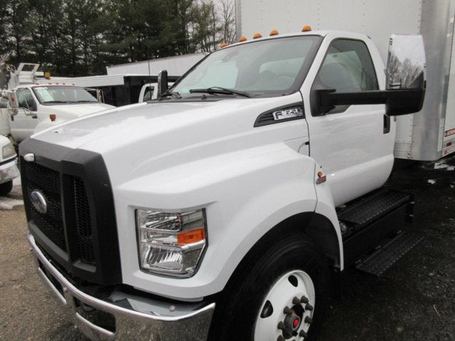 2023 Ford F-650 26 FOOT BOX TRUCK, LIFTGATE, 8K MILES